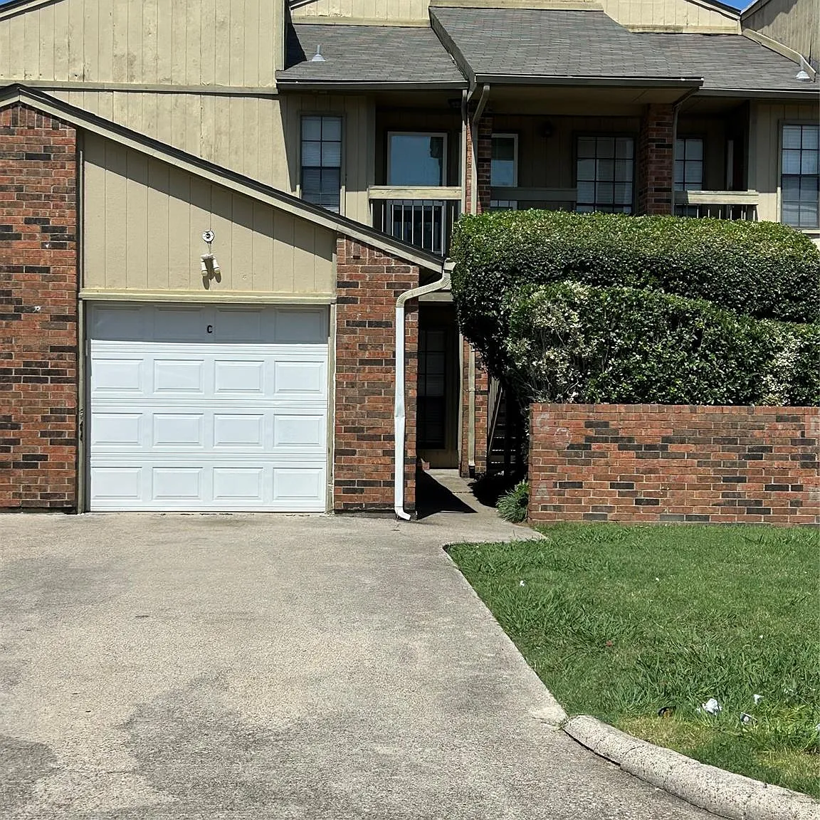 3 bed, 1361 sqft, $1,625 — Photo 1