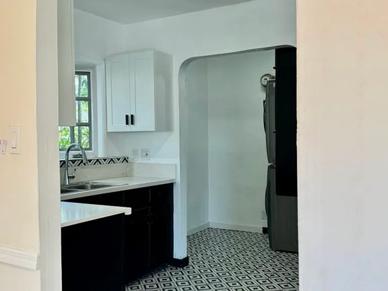 2927 S West View St #1 — Photo 17