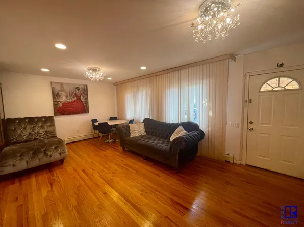 3105 Emmons Avenue image 5 of 31