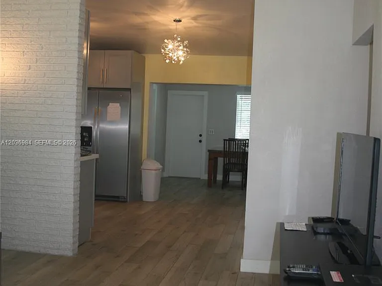 621 SW 64th Way — Photo 5