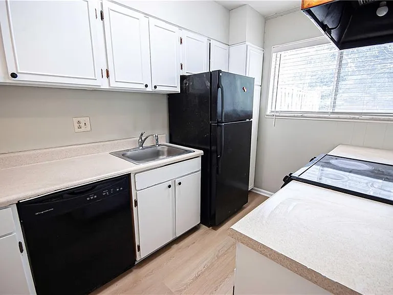 3099 Colonial Way #M — Photo 8