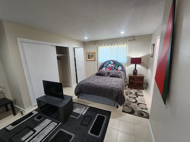 8801 Natalie Ave NE — Photo 3