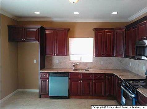 4th image of 114 Melvin Ave