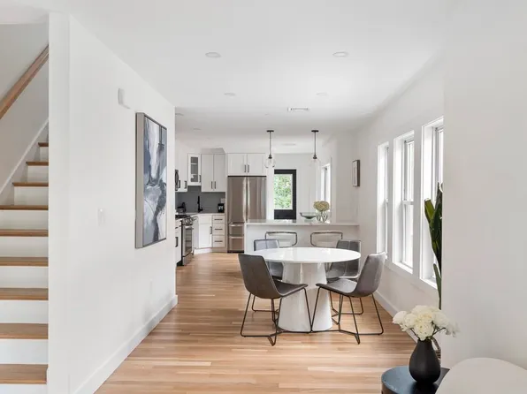 19 Magoun St APT 2, Cambridge, MA 02140