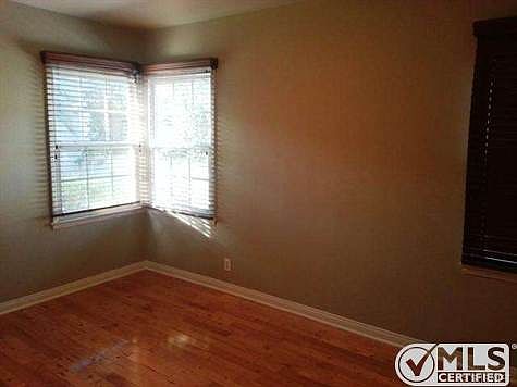 2nd image of 6201 White Oak Ave