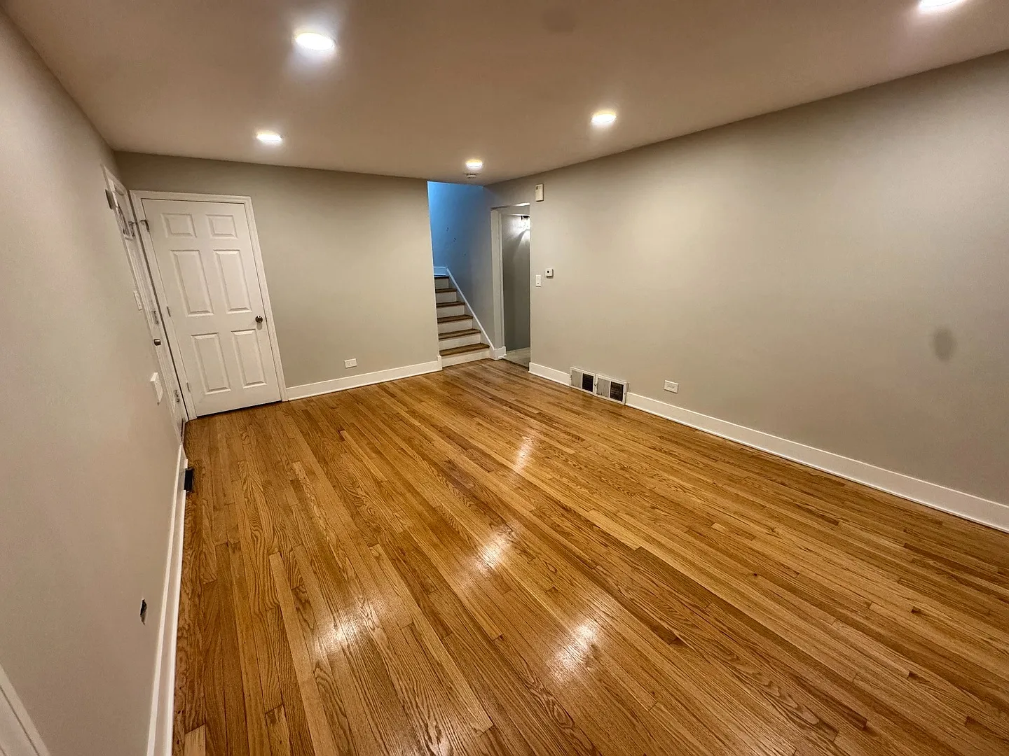 4 bed, $2,950 — Photo 2