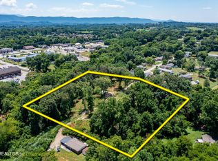 1801 Smokemont Cir, Maryville, TN 37801