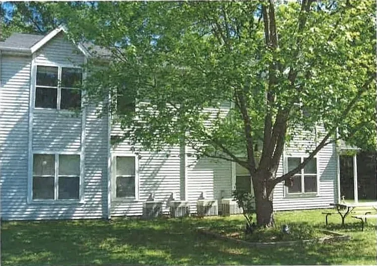 Colonial Beach Village — Photo 4