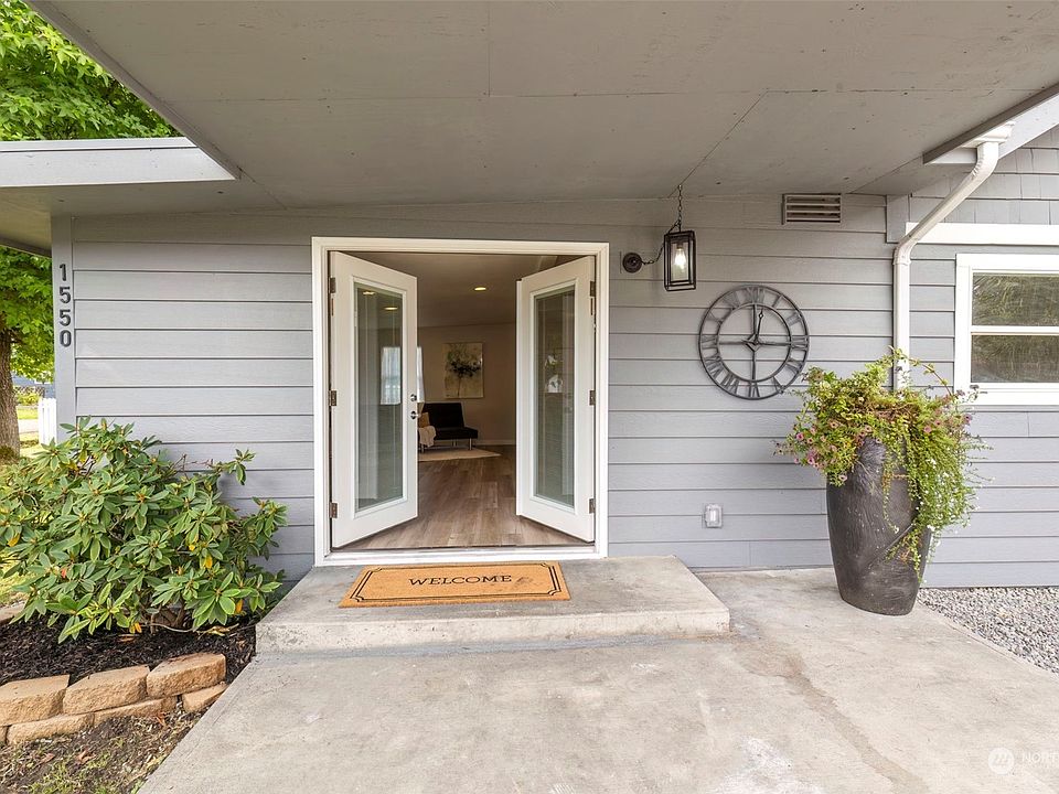 1st image of 1550 NE Echo Drive