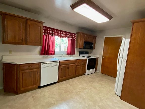 5th image of 1030 Crescent Dr