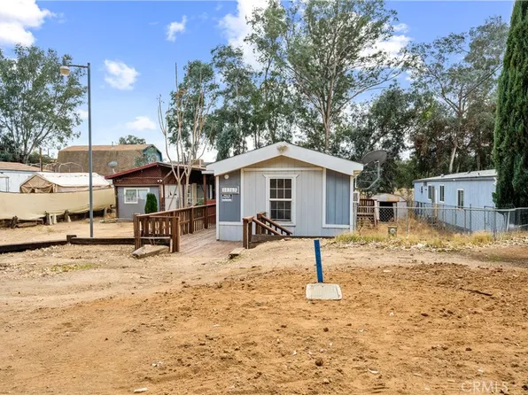 18365 Honey Ln, Lake Elsinore, CA 92532