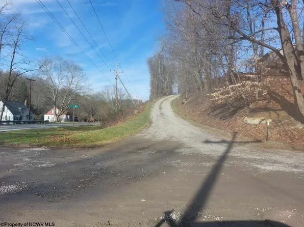 15 Smith Rd, Morgantown, WV 26501