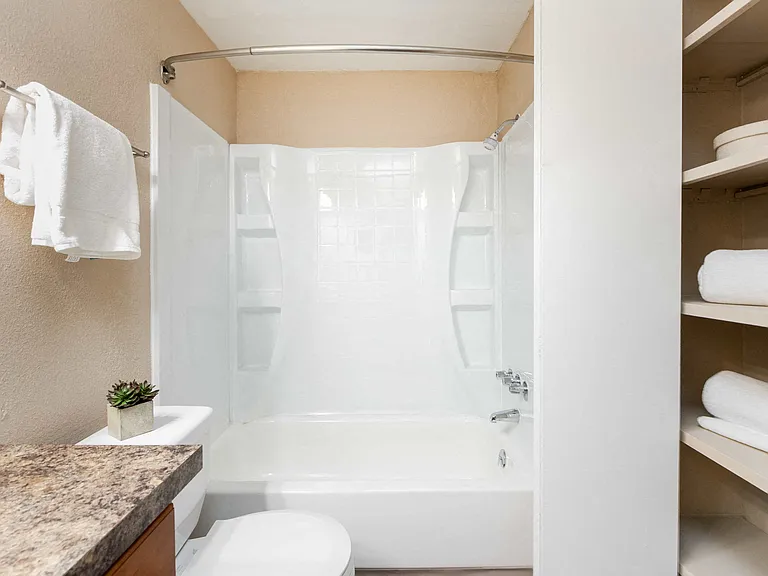 Webster Lake Apartments — Photo 9