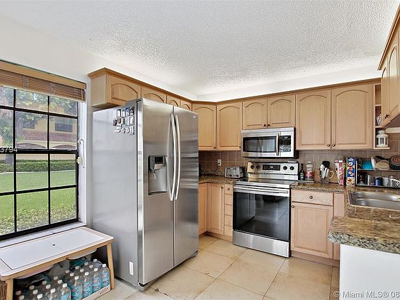3rd image of 20944 Bay Ct