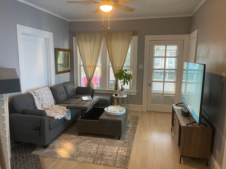 1st image of 17475 Woodford Ave #2