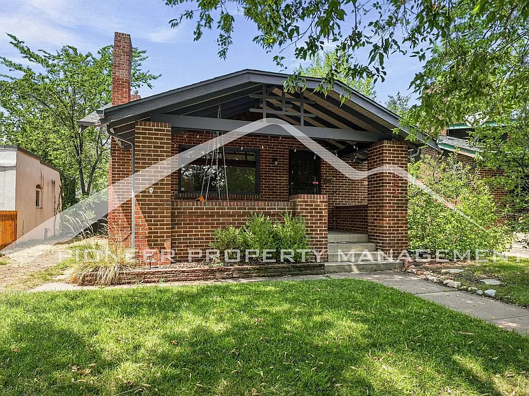 821 S Grant St — Photo 2