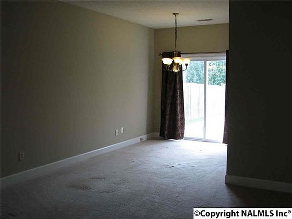 4th image of 2520 Hamilton Dr SE