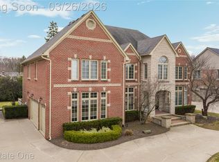 3879 Teakwood Ln, Rochester Hills, MI 48309