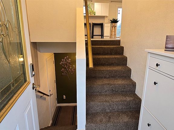 3rd image of 115 E Roberts Place