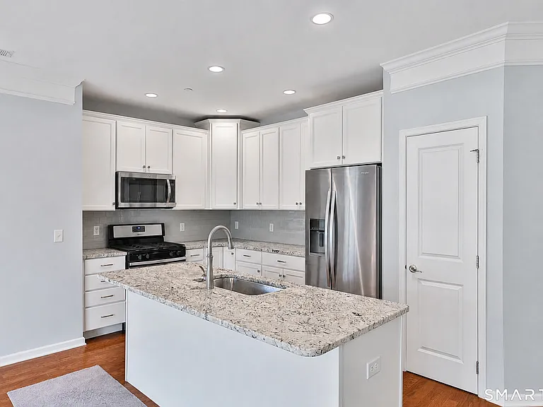 922 Old Pasture Dr #922 — Photo 4