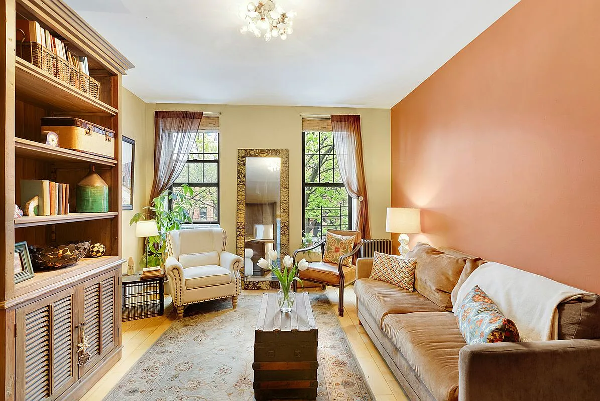 535 Clinton St APT 2B photo 1