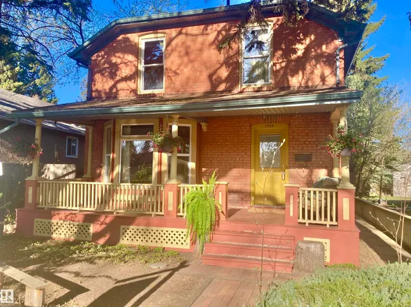 7024 105a St NW, Edmonton, AB T6H 2R5