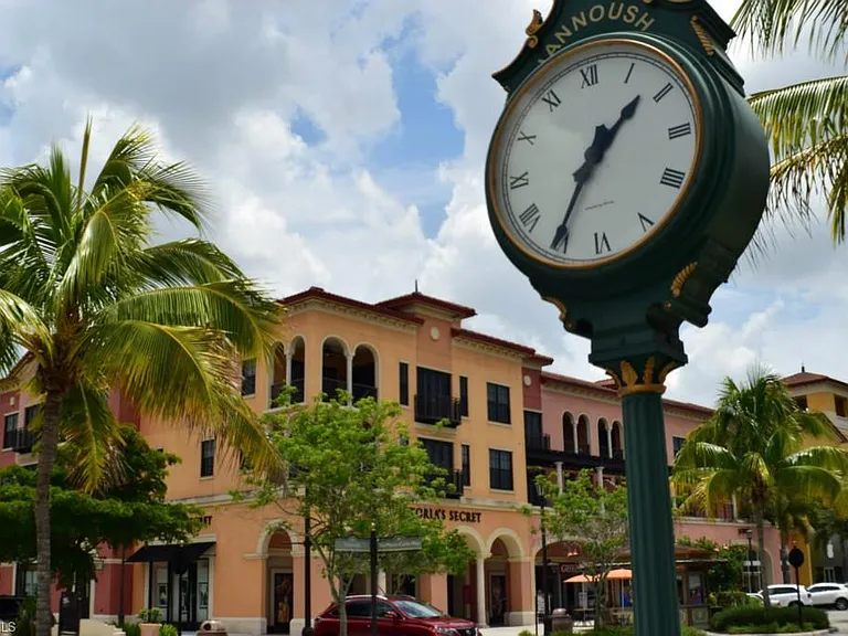Coconut Point Shopping Mall in Estero