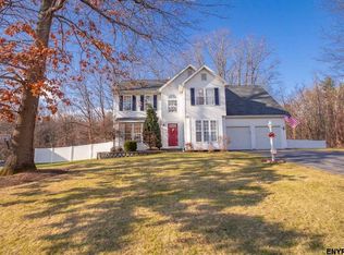 56 Brendan Ln, Niskayuna, NY 12309