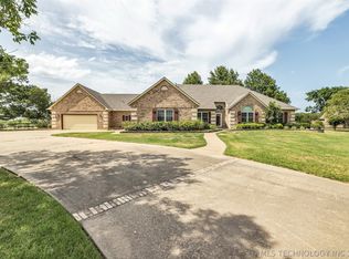 4669 E 490th Rd, Claremore, OK 74019
