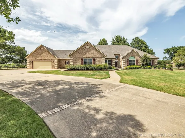 4669 E 490th Rd, Claremore, OK 74019