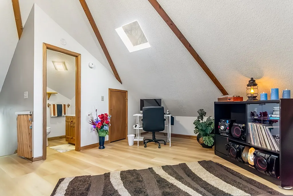 3 bed, 2144 sqft, $1,800 — Photo 3