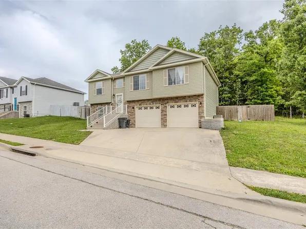 136 Brush Creek Pkwy, Saint Robert, MO 65584