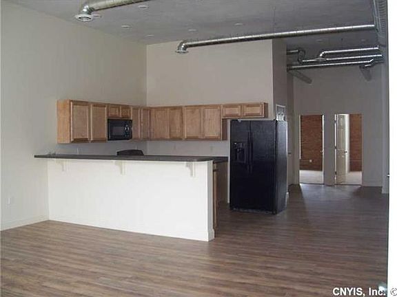 2nd image of 807 N Salina St