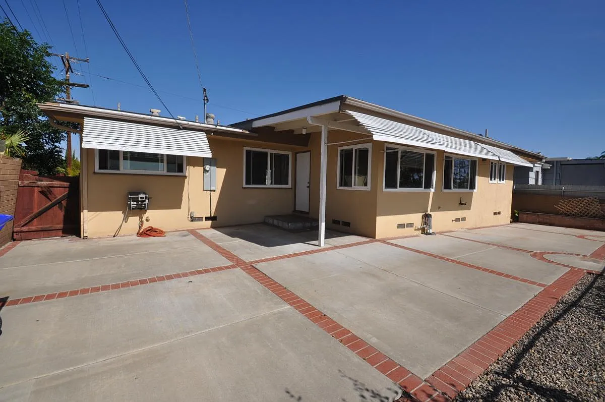 4 bed, 1600 sqft, $4,600 — Photo 3