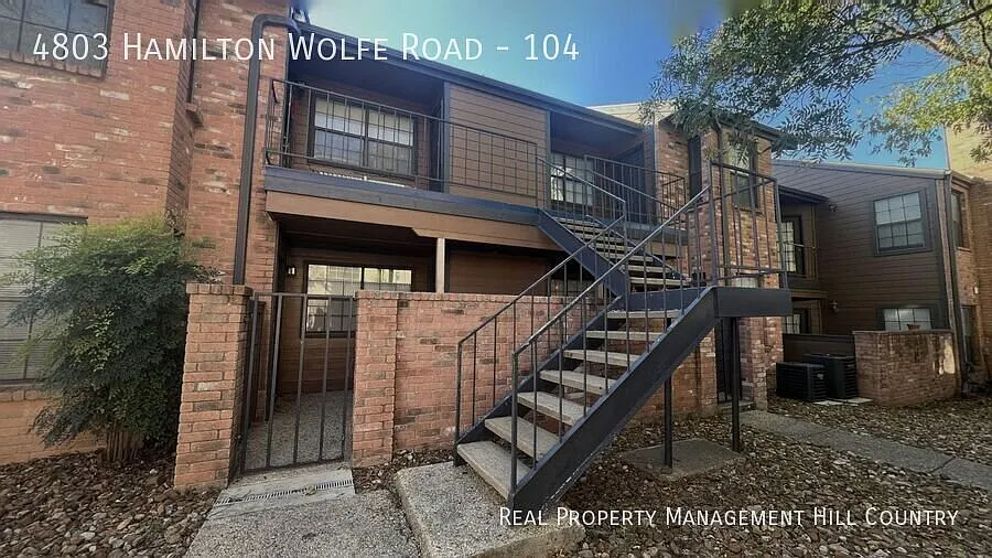 4803 Hamilton Wolfe Rd #104