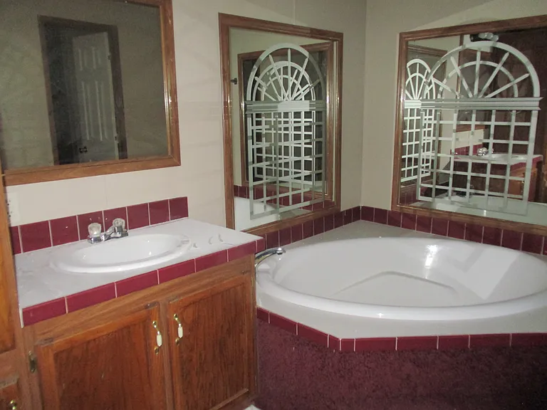192 Zackary St — Photo 11