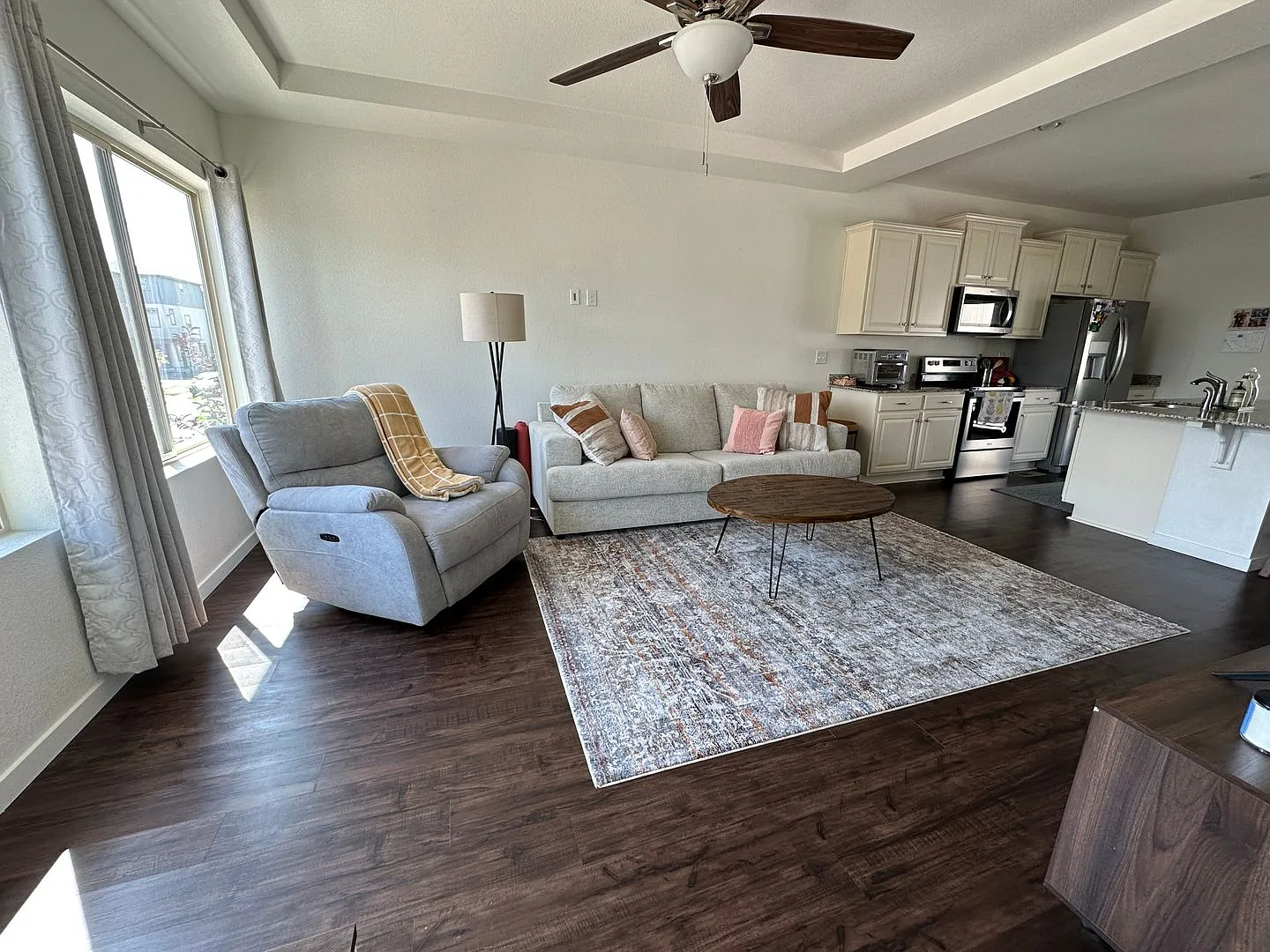 Gorgeous 2 Bedroom Carriage Home In The Stunning Banning Lewis Ranch Neighborhood — Photo 2