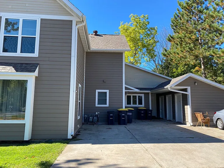 127 E Rives St — Photo 10