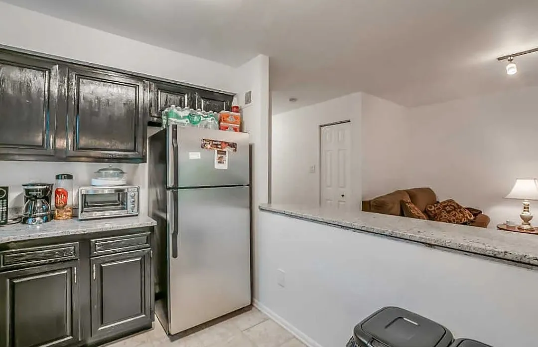 Building Photo - 621 Pusey Ave #B