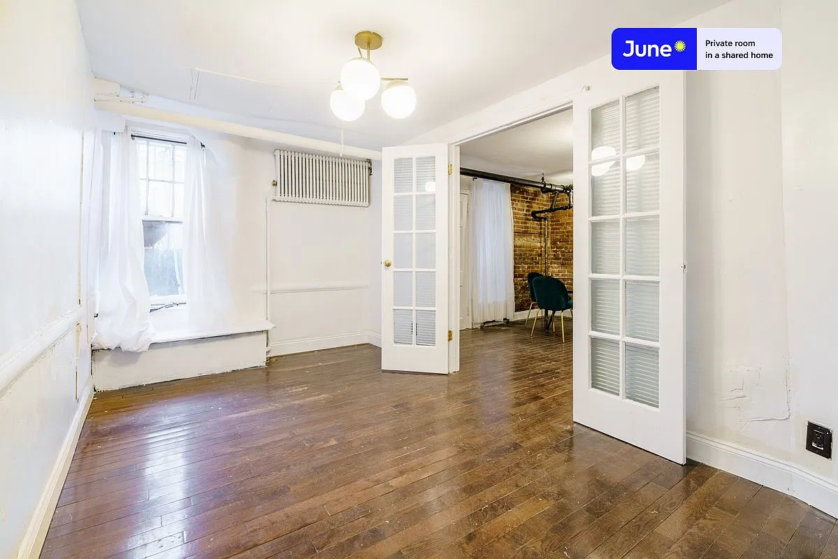 Full bedroom in 5 bed/1.5 bath home in Bedford-Stuyvesant #909 A — Photo 3