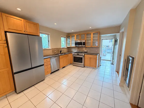 55 Teel St #1, Arlington, MA 02474