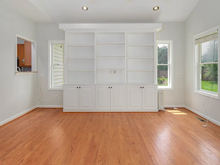 200 Stablegate Dr — Photo 6