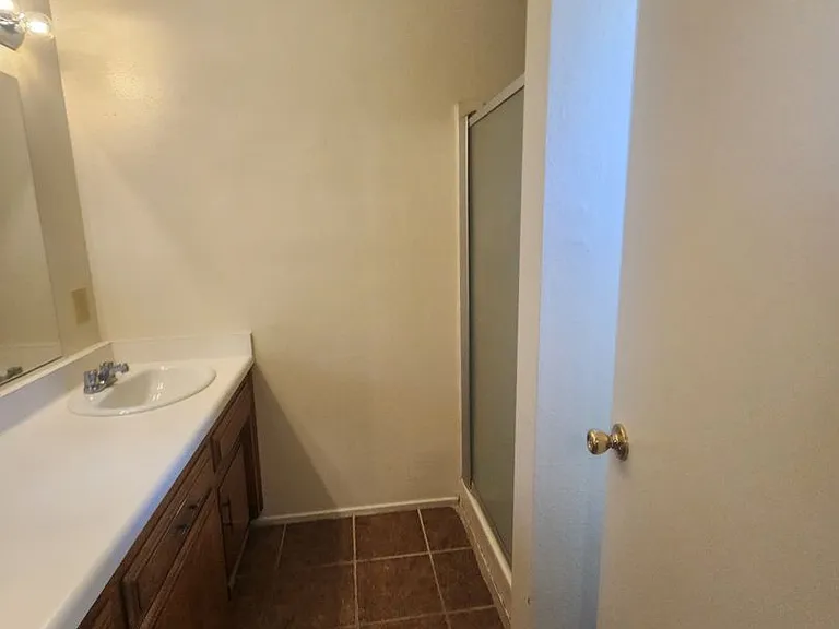 5901 Ming Ave #4 — Photo 24
