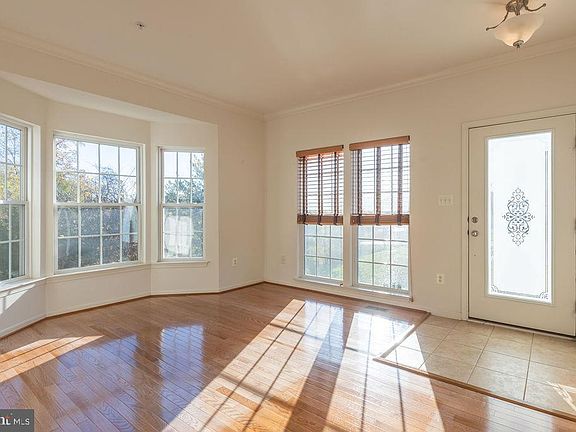 4th image of 7512 Langport Ct