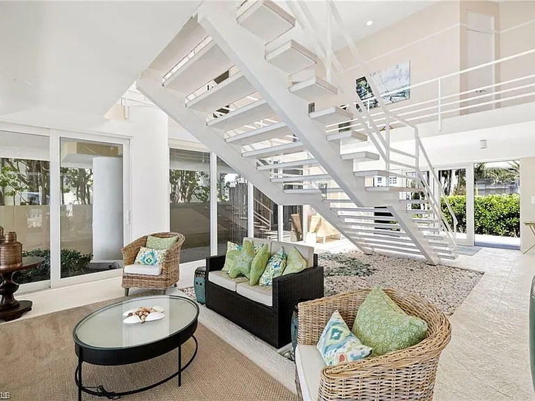 3860 Gordon Dr — Photo 11