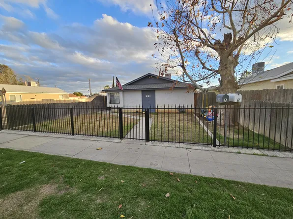 221 Lincoln Ave, Bakersfield, CA 93308