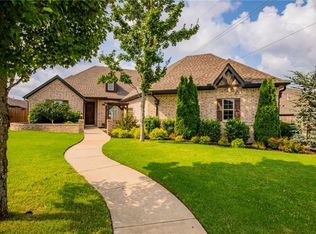 2805 SW Hazelnut Ave, Bentonville, AR 72713