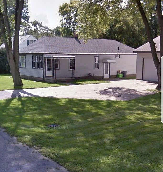 1st image of 21635 Hamilton Ave