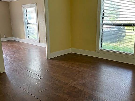 3rd image of 847 W Long St