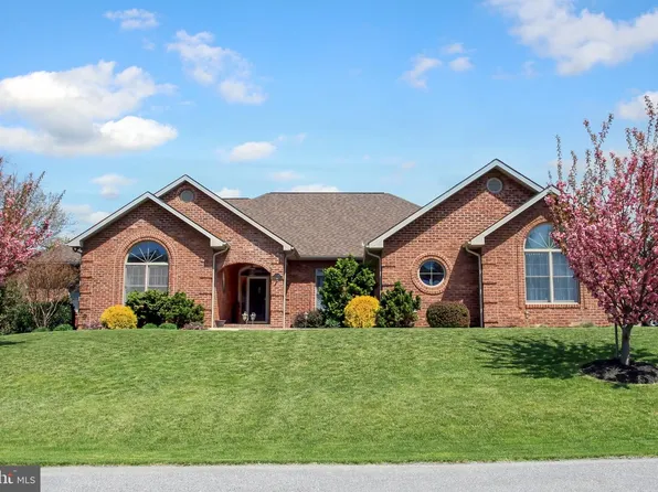 18722 Fountain Ter, Hagerstown, MD 21742
